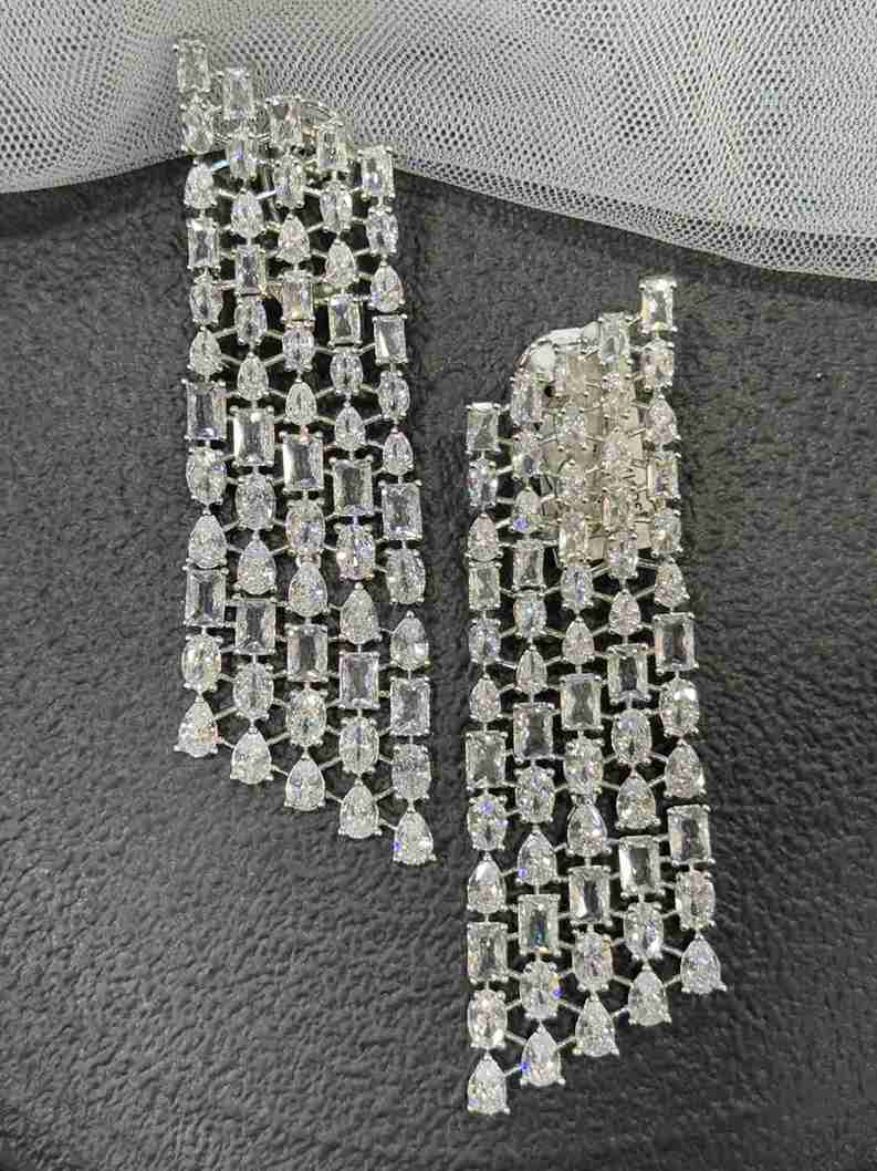 AVA DIAMOND EARRING - Image 4