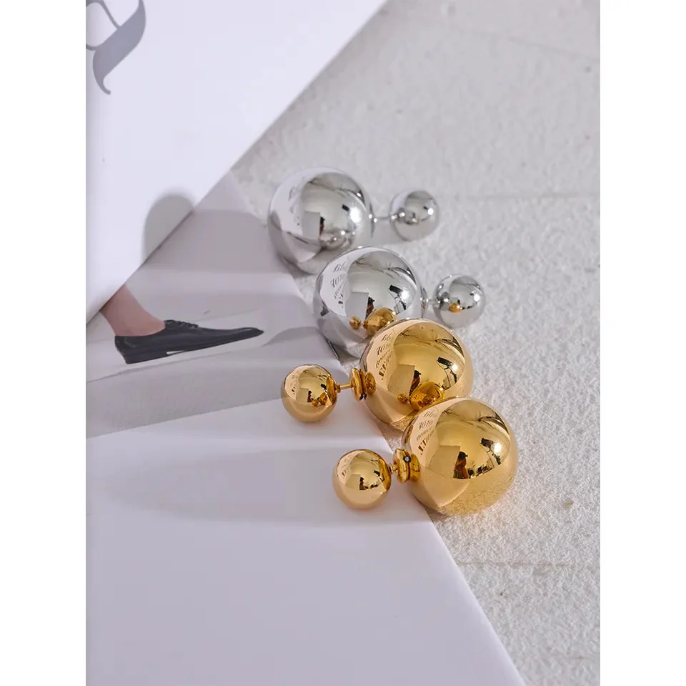 DOUBLE SIDED STUDS (gold/silver) - Image 4