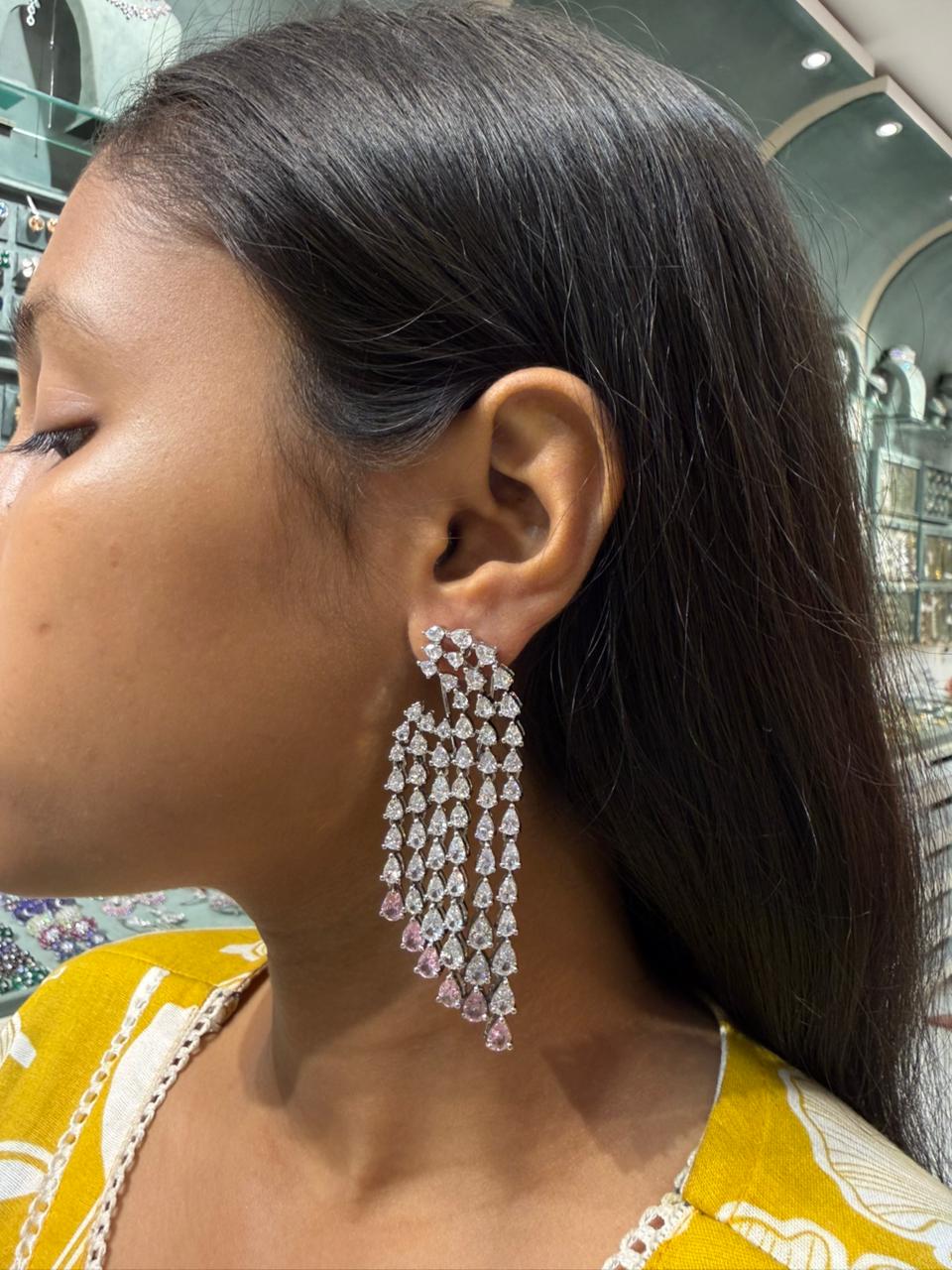 FREDA DIAMOND EARRING