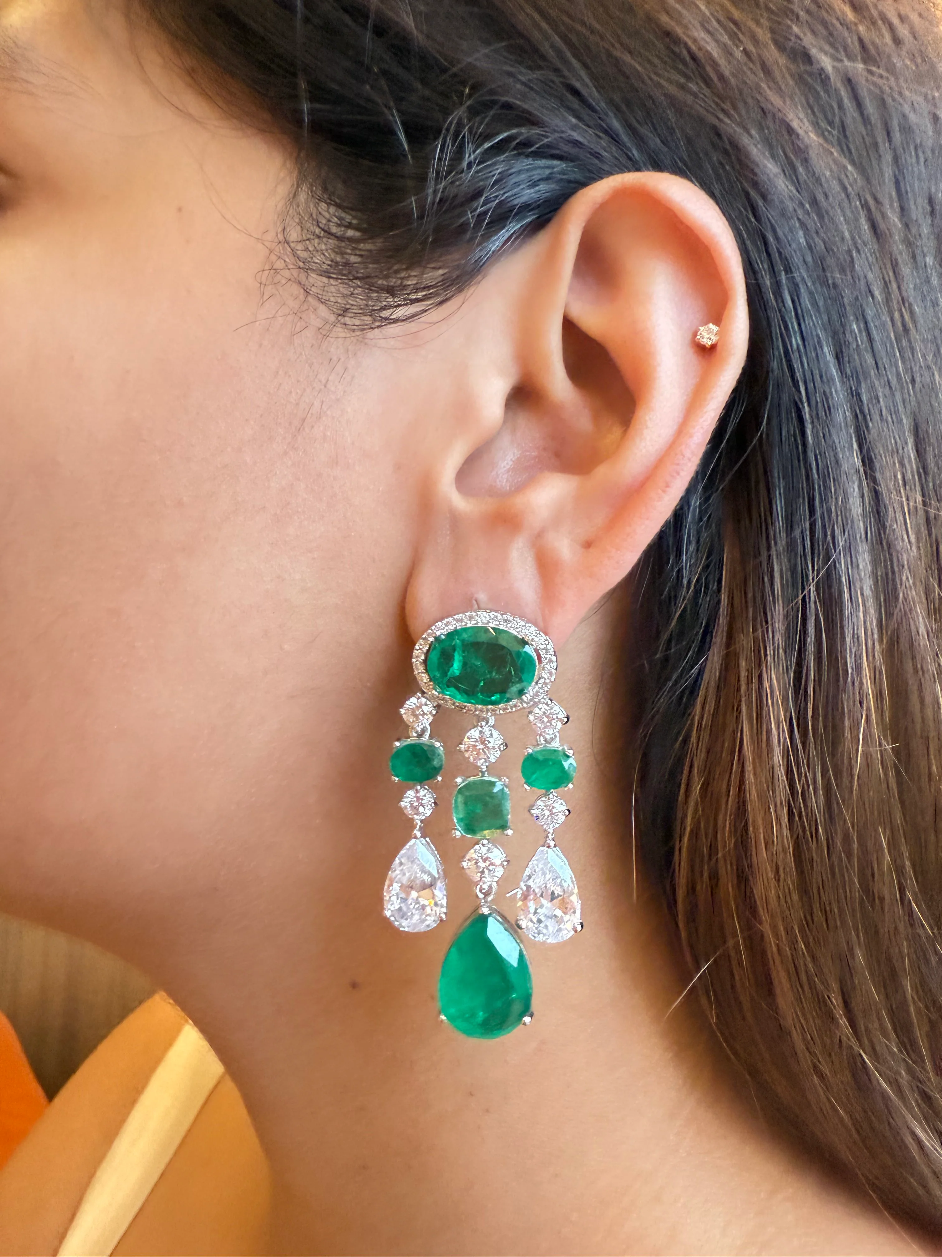 NYSA EMERALD DIAMOND EARRING - Image 3