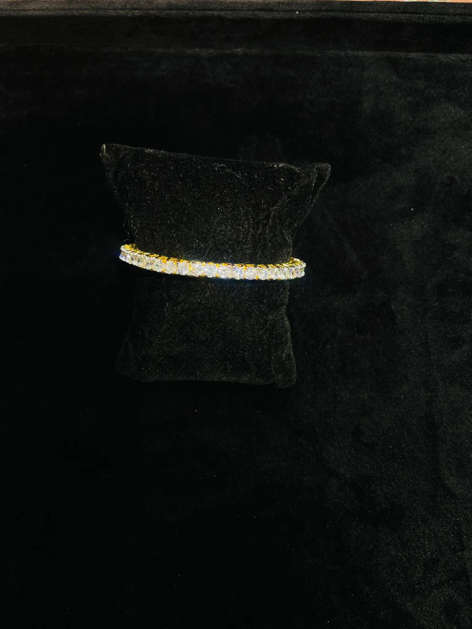 RAVI SINGLE LINE DAIMOND BANGLE - Image 2