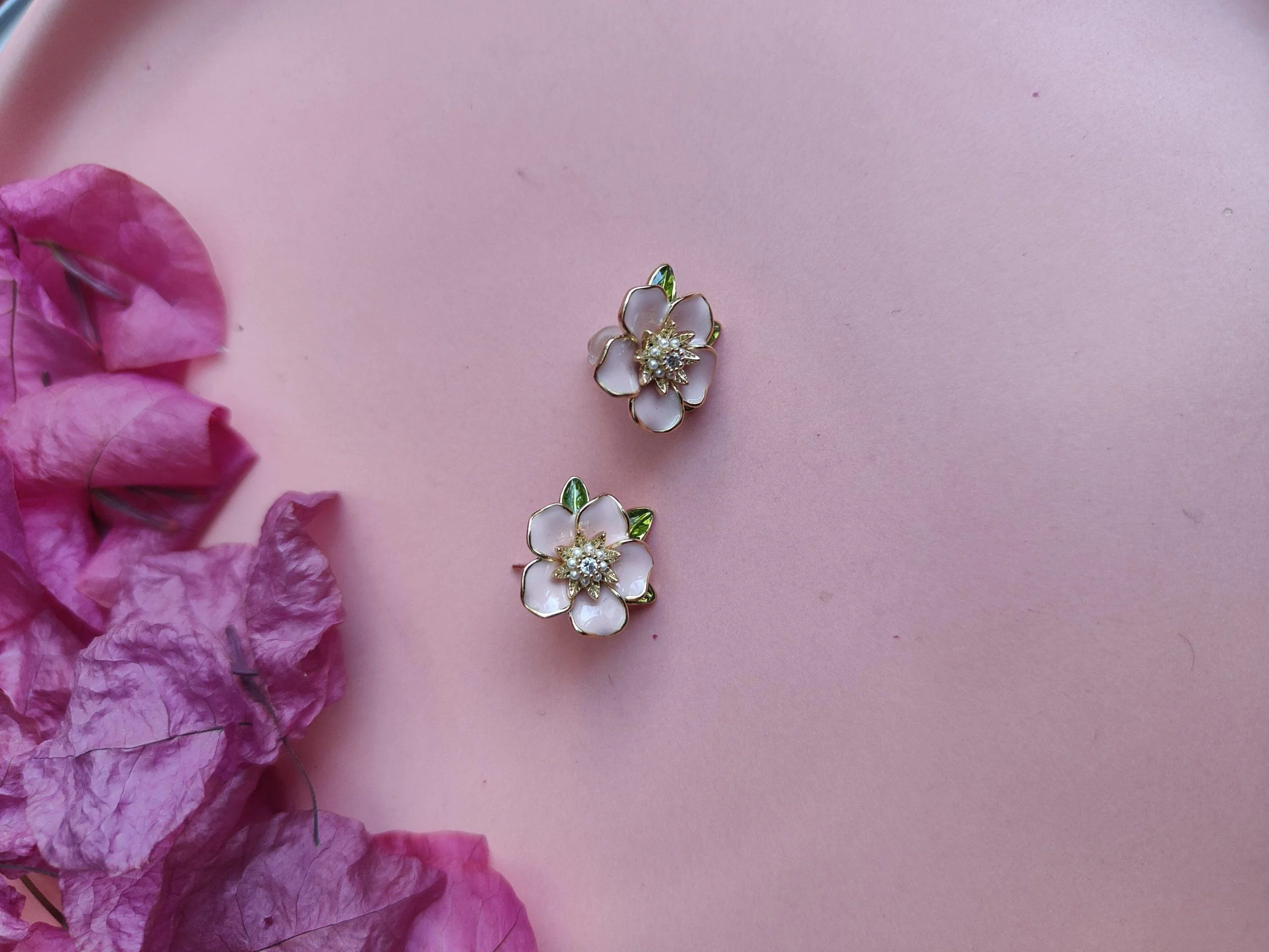 Resin Floral White Studs