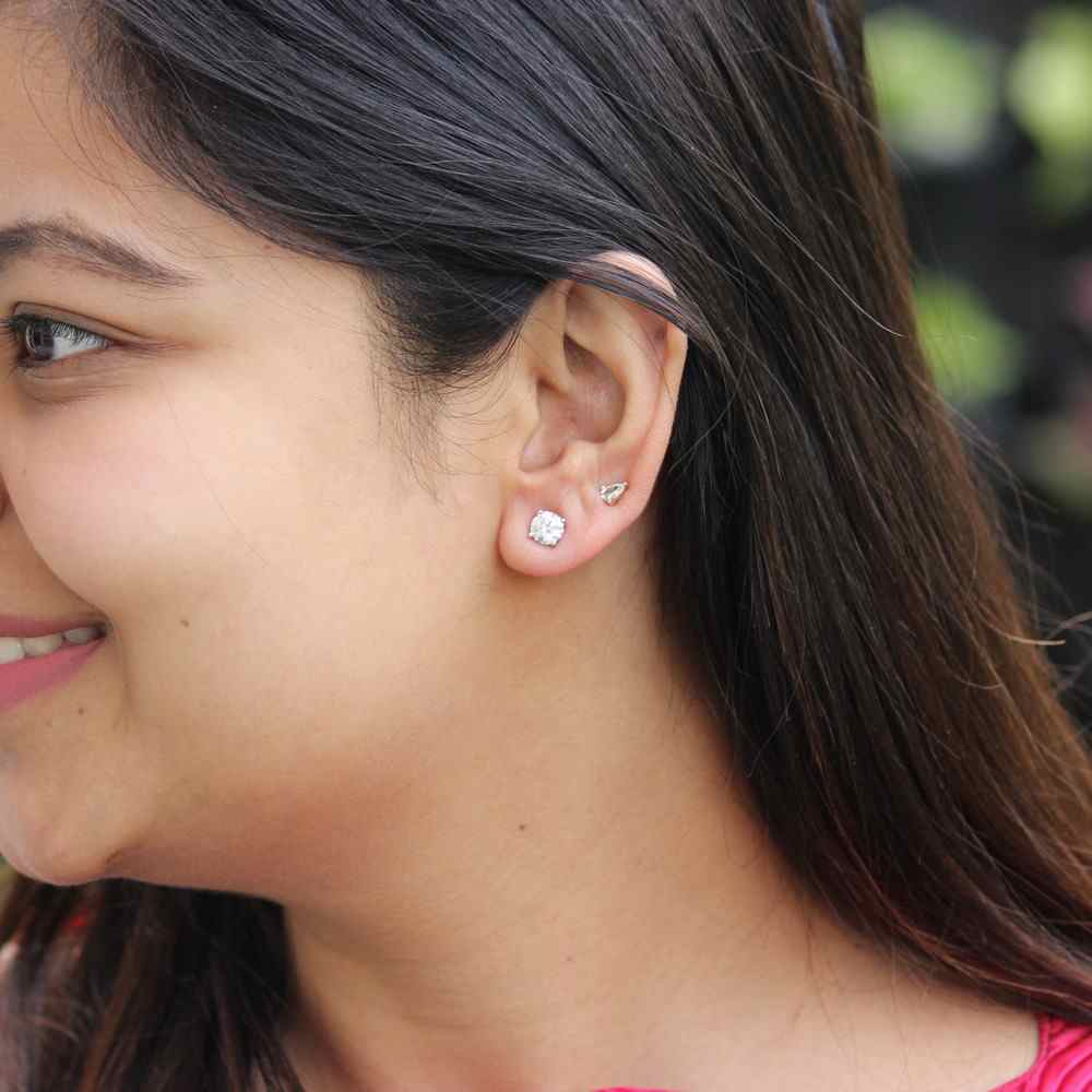 Round Shape Solitaire Studs Midi