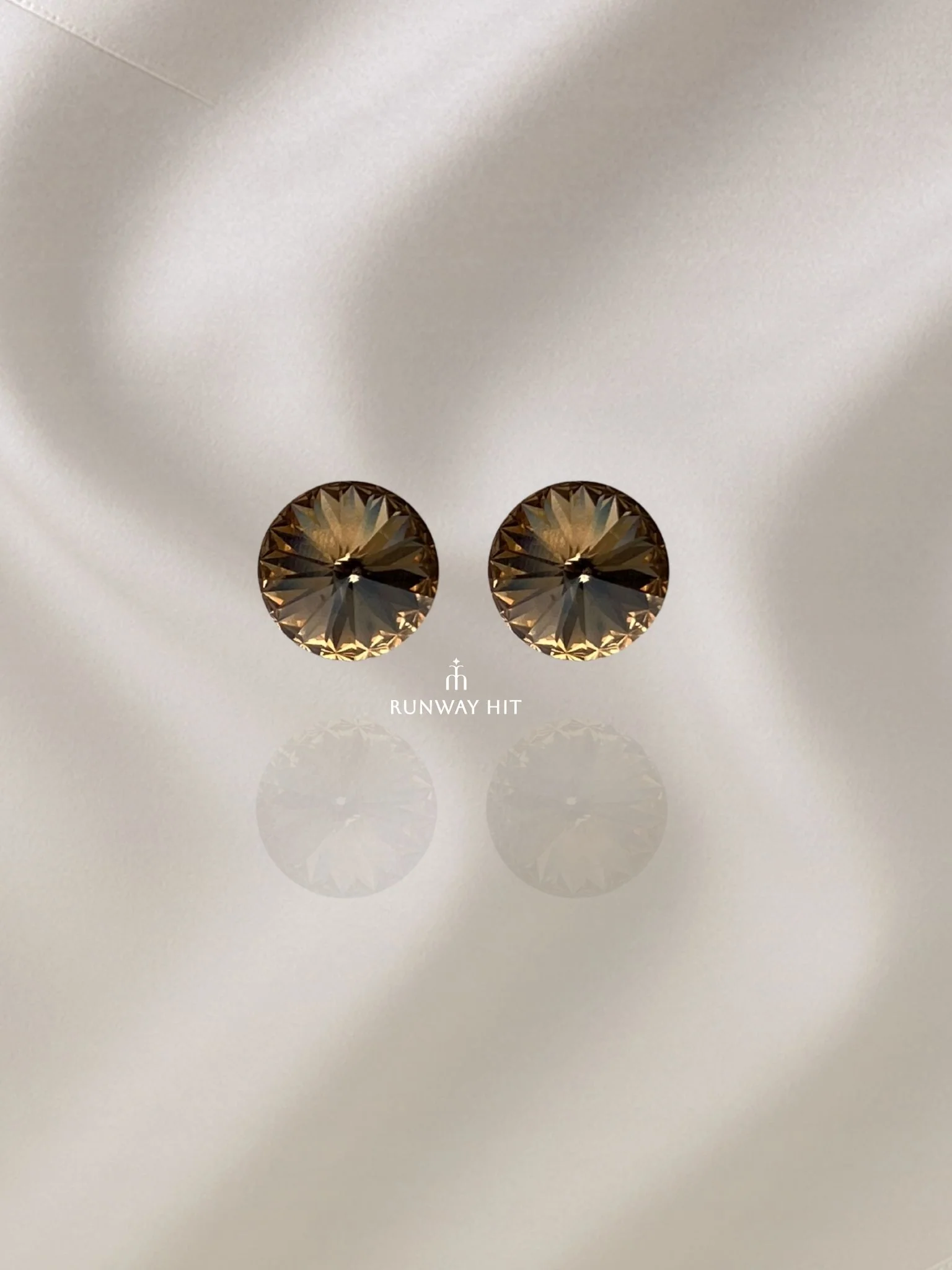 SWAROVSKI PATENT STUD - Image 2